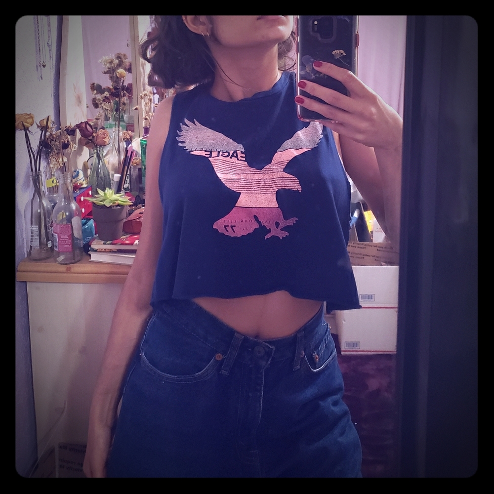 🔴 🆓️ FREE* American Eagle Raw Hem Crop Cut-Off Athleisure Muscle Tank Top 🔴 - Picture 1 of 7